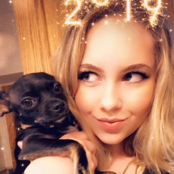 Meet your Posher, Paige - Picture 2 of 3